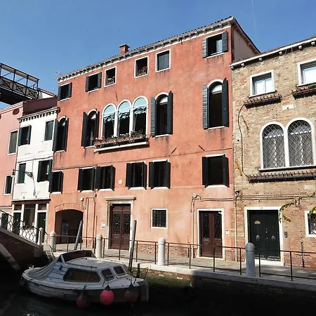 Palazzetto Da Schio *